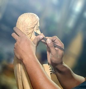 yếu tố điêu khắc tượng gỗ Công Giáo đẹp