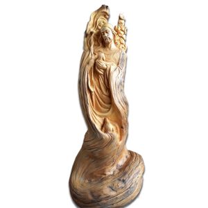 Tượng Chúa Chiên Lành khắc từ rễ Trai tự nhiên