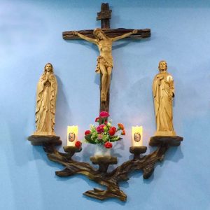 Bàn Thờ Chúa, kệ rễ cây tự nhiên