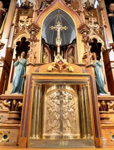 Nhà Tạm, Bàn Thờ mời gọi chúng ta đến với Bí Tích Thánh Thể (2)