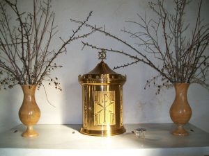 Nhà Tạm Thánh Thể mẫu tự XP